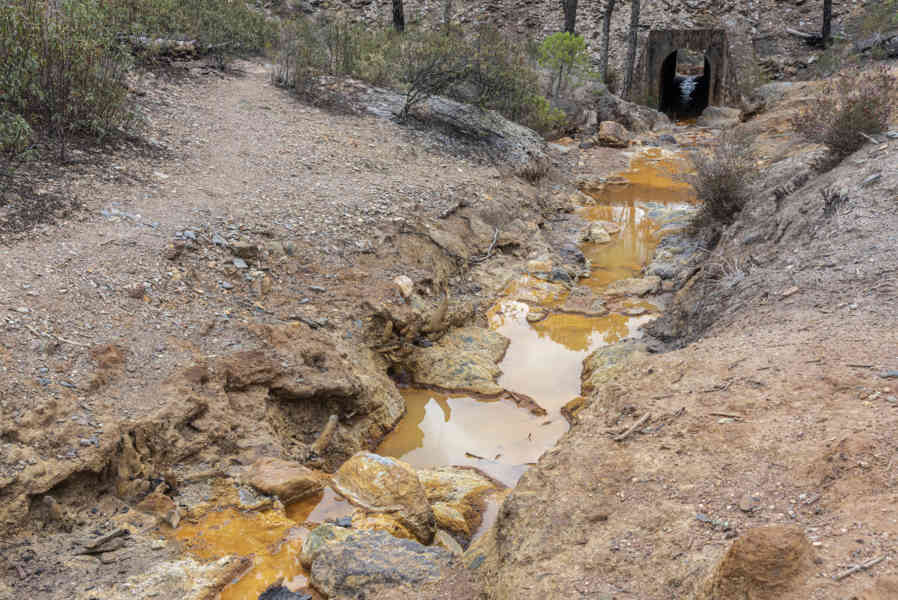 Huelva - Nerva 03 - nacimiento del Rio Tinto.jpg